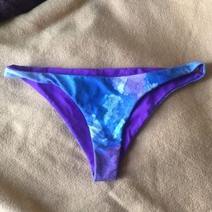 Cheeky bikini bottoms similar to Jolyn